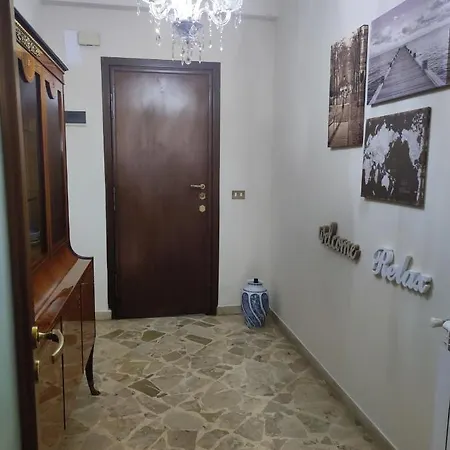 New Dawn Apartment, Turistico, Casa Per Vacanza, Tre Indipendenti 卡塔尼亚