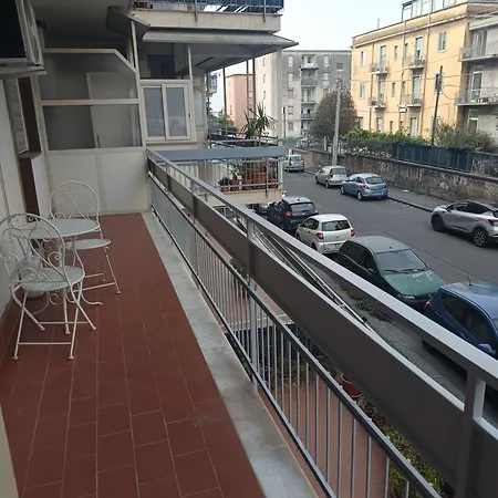 New Dawn Apartment, Turistico, Casa Per Vacanza, Tre Indipendenti * 卡塔尼亚